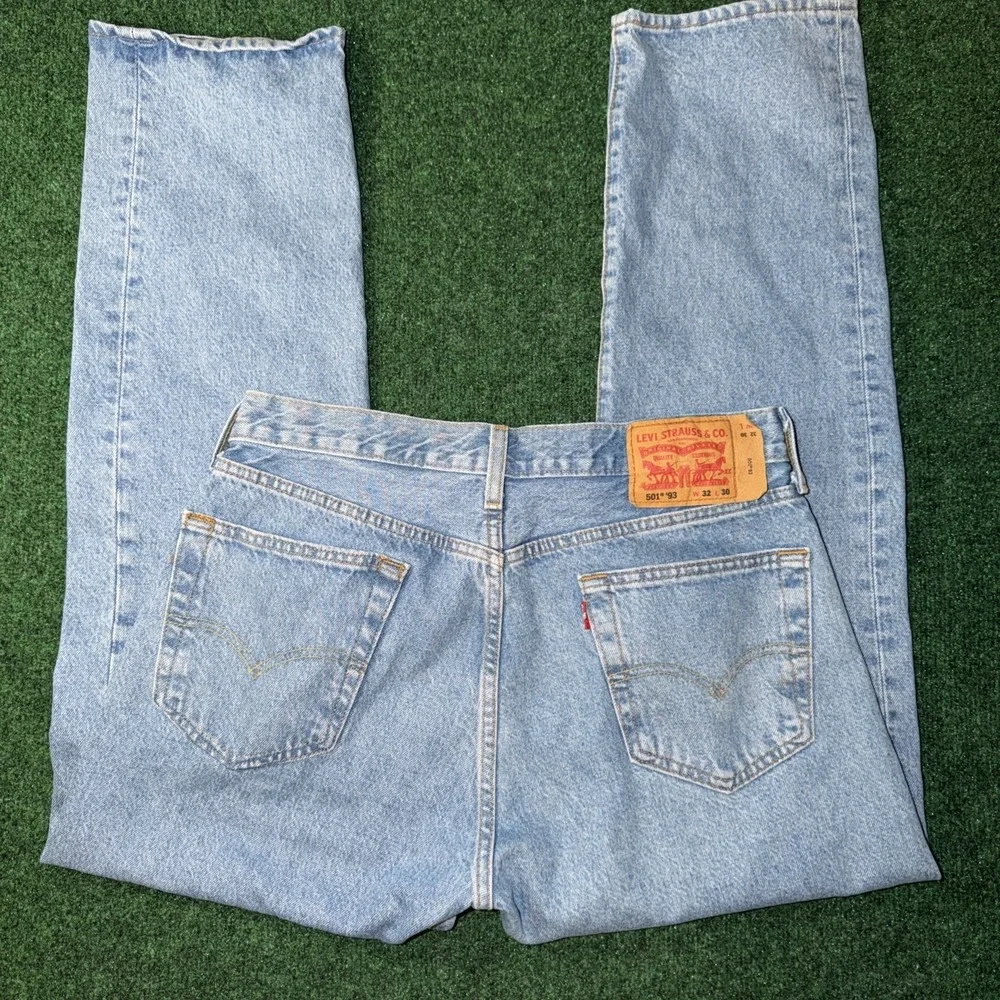 Vintage Levi's 501 '93 Button Fly Light Wash Jeans Men's Size Reg Fit 32x30 R11